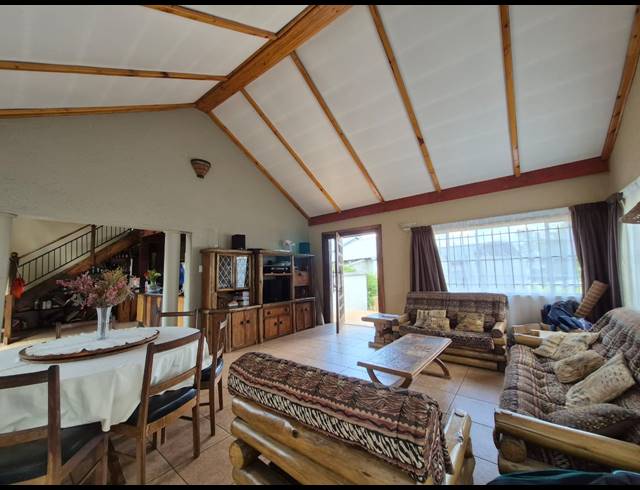 4 BEDROOM HOUSE FOR SALE IN WALKERVILLE MANOR